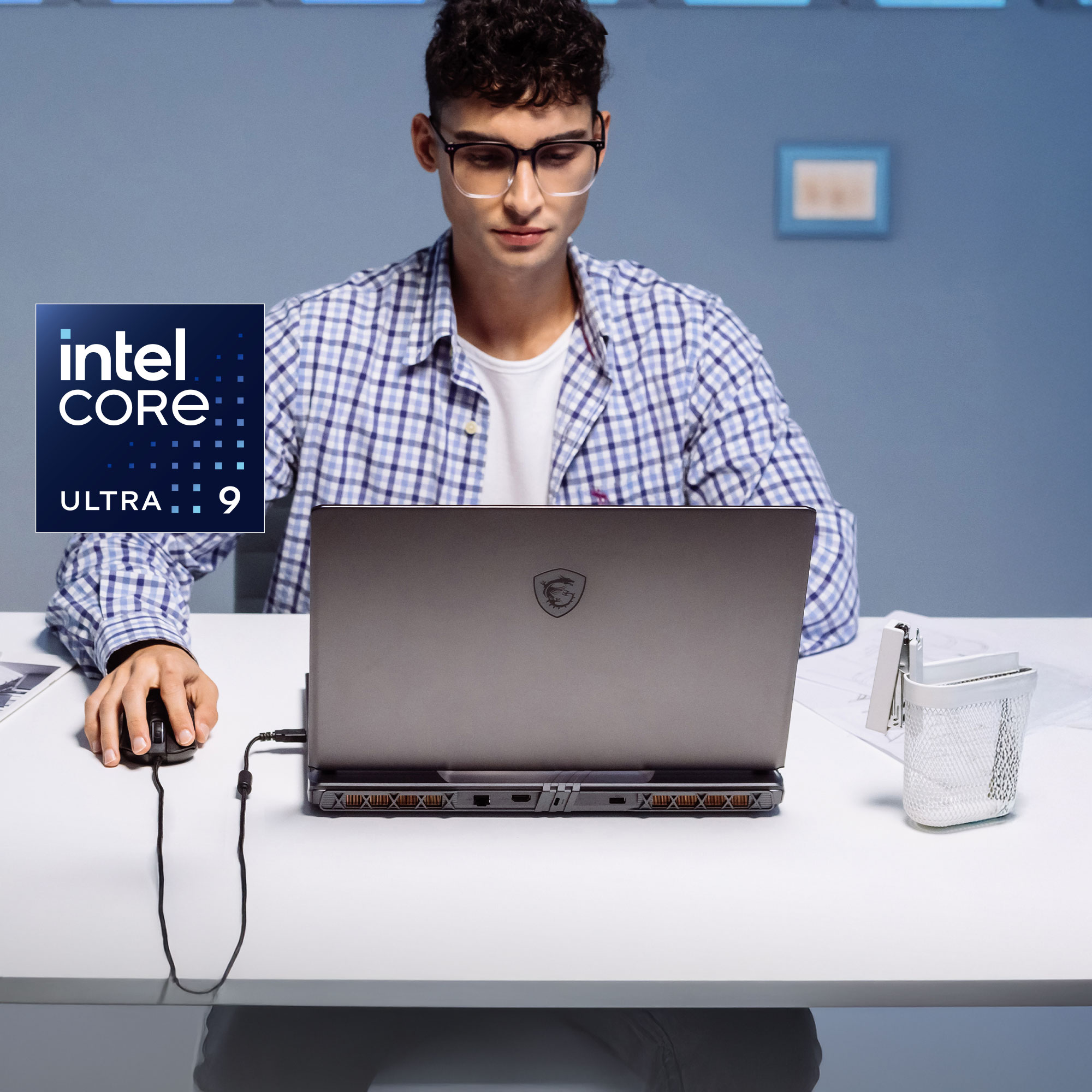 MSI Vector 16 HX AI A2XWIG-293 - EFFIZIENTE SPITZENLEISTUNG MSI Vector 16 HX AI A2XWIG-293 - EFFIZIENTE SPITZENLEISTUNG