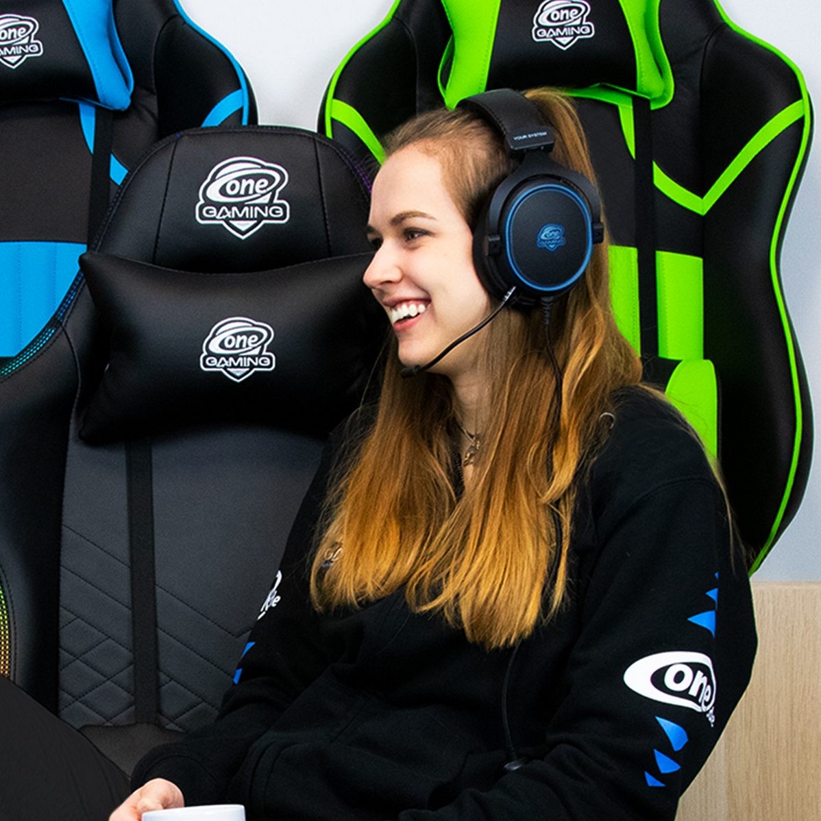 ONE GAMING 7.1 Sourrund Sound RGB Headset ONE GAMING 7.1 Sourrund Sound RGB Headset